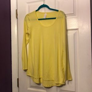 LulaRoe Lynnae? Top yellow S